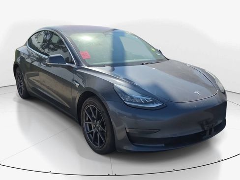 Used 2018 Tesla Model 3 Mid Range RWD image 4