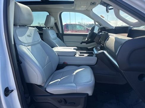 Used 2025 Ford Expedition Max Platinum w/ Driver's Package image 20