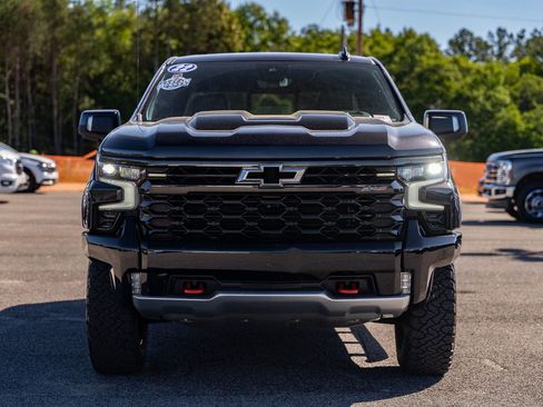 Used 2022 Chevrolet Silverado 1500 ZR2 w/ Technology Package AWD/4WD image 2