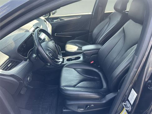 Used 2019 Lincoln MKC Premiere AWD/4WD image 9