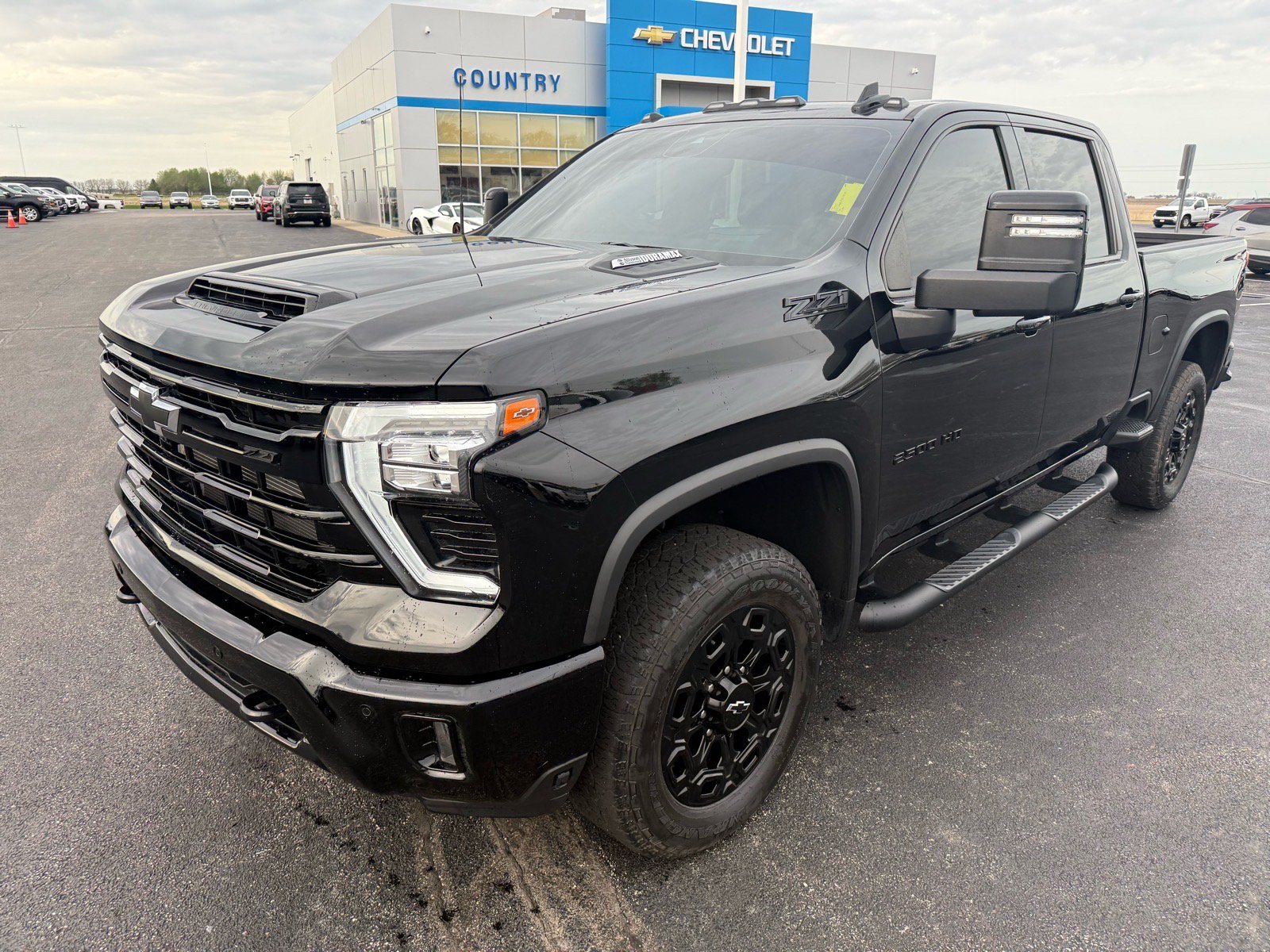 Used 2024 Chevrolet Silverado 2500 LTZ w/ LTZ Plus Package AWD/4WD image 9