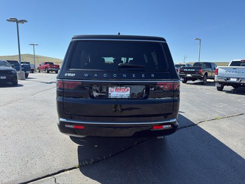 Used 2025 Jeep Wagoneer L 4WD image 6