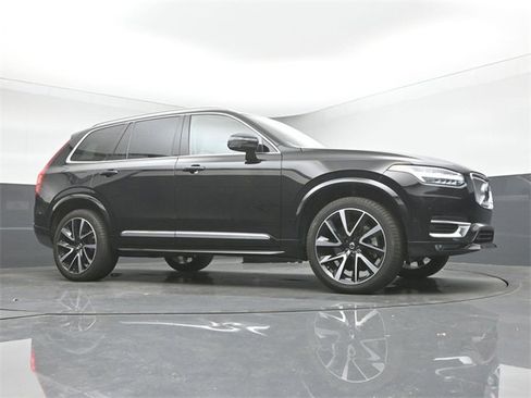 Used 2024 Volvo XC90 B5 Plus image 35