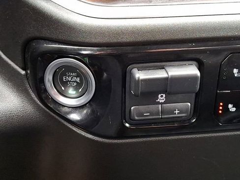 Used 2025 GMC Sierra 1500 SLT image 25