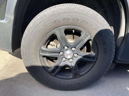 Used 2020 GMC Acadia AT4 AWD/4WD image 5