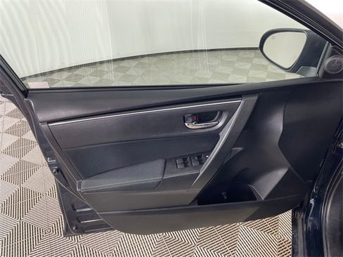 Used 2018 Toyota Corolla LE image 10
