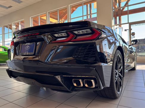 Used 2025 Chevrolet Corvette Stingray Coupe w/ 1LT image 3