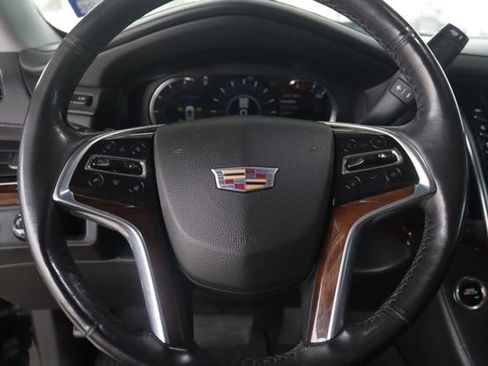 Used 2020 Cadillac Escalade Luxury image 10
