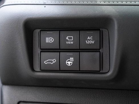 Certified 2026 Toyota Highlander Limited AWD/4WD image 23