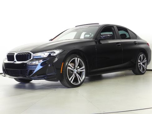 Certified 2023 BMW 330i Sedan RWD image 2