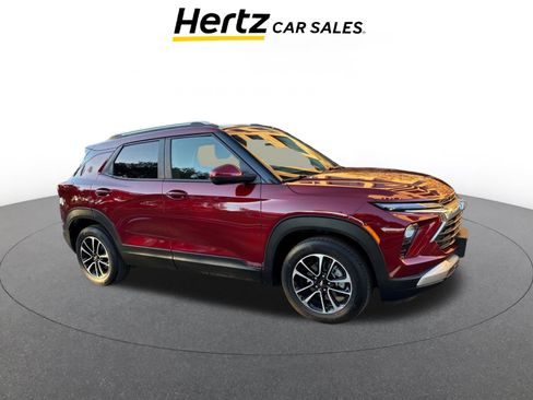 Used 2025 Chevrolet TrailBlazer LT image 1