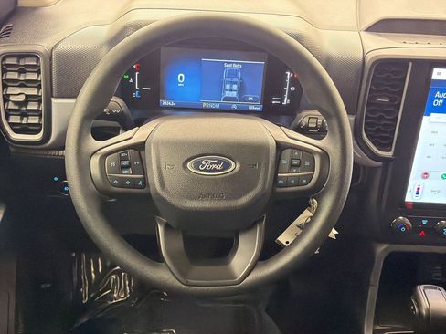 Used 2025 Ford Ranger XL w/ Trailer Tow Package image 17