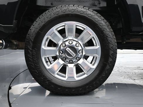Used 2022 Ford F350 Platinum w/ FX4 Off-Road Package AWD/4WD image 18