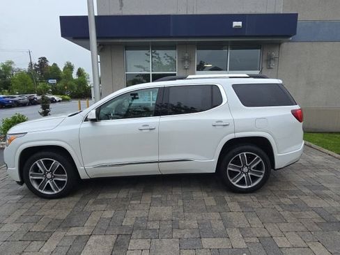 Used 2018 GMC Acadia Denali w/ Technology Package AWD/4WD image 4