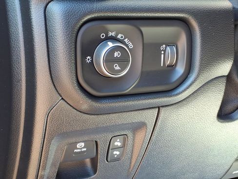 Used 2021 RAM 1500 Big Horn AWD/4WD image 16