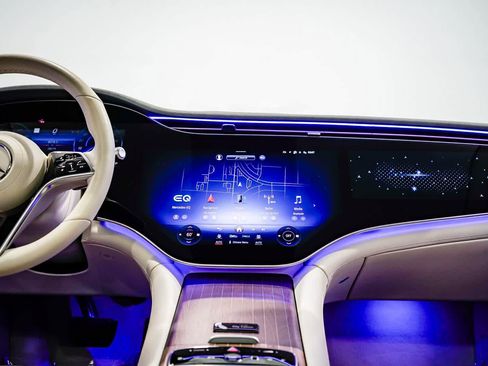 Used 2023 Mercedes-Benz EQS 580 4MATIC Sedan image 13