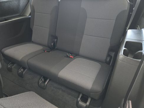 Used 2023 Chevrolet Traverse LT FWD image 35