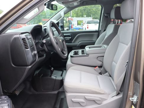 Used 2015 Chevrolet Silverado 3500 W/T AWD/4WD image 4