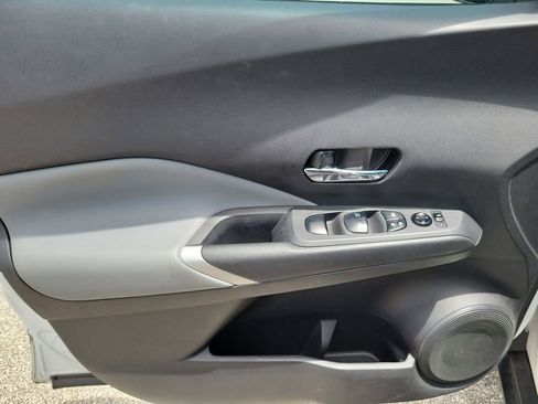 Used 2021 Nissan Kicks SR w/ SR Premium Package FWD image 24