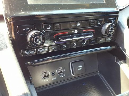 Used 2023 Jeep Grand Cherokee L Laredo AWD/4WD image 22
