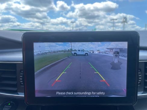 Used 2020 Ford Explorer XLT w/ Equipment Group 202A RWD image 18