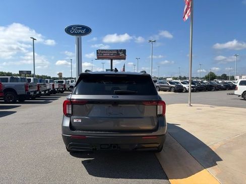 Used 2025 Ford Explorer ST-Line w/ Premium Package RWD image 4