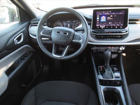 Used 2023 Jeep Compass Sport image 12