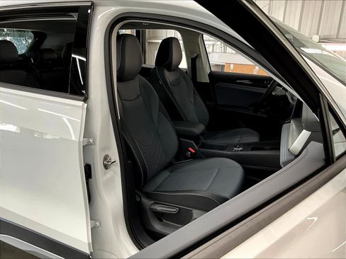 New 2026 Volkswagen Tiguan SE image 30