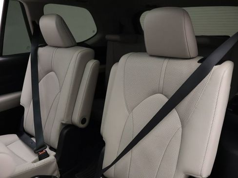 Certified 2025 Toyota Grand Highlander Limited image 18