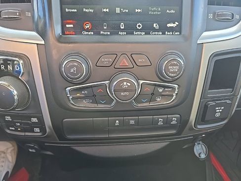Used 2019 RAM 1500 Big Horn AWD/4WD image 19