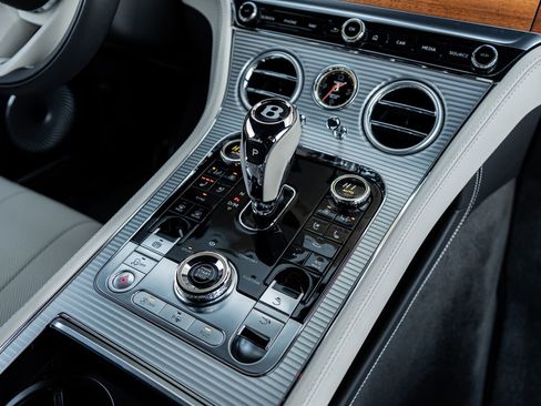 Used 2023 Bentley Continental GT Azure image 42