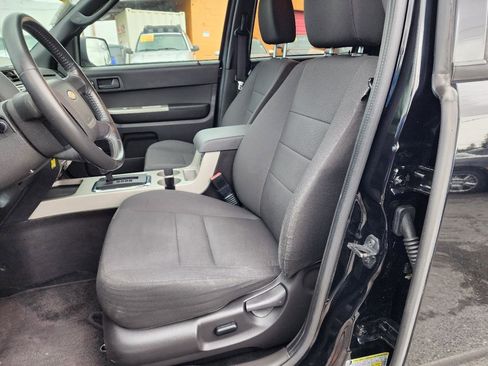 Used 2010 Ford Escape XLT image 10