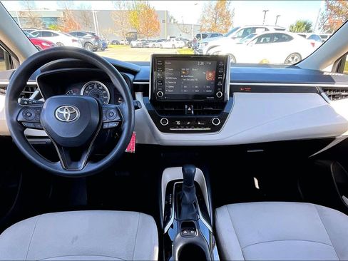 Used 2021 Toyota Corolla LE image 14