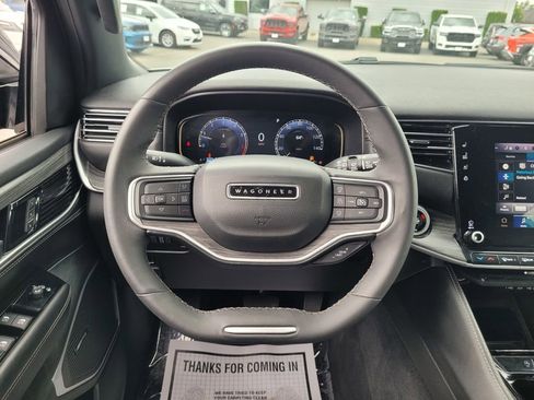 Used 2024 Jeep Wagoneer Series II w/ Flexible Seating Group RWD image 17