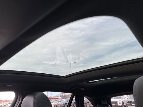 Used 2018 Mercedes-Benz GLC 300 4MATIC image 64