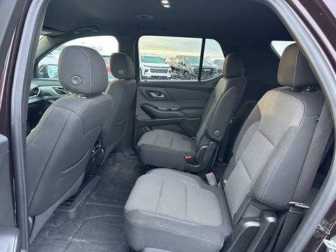 Used 2022 Chevrolet Traverse LT image 18