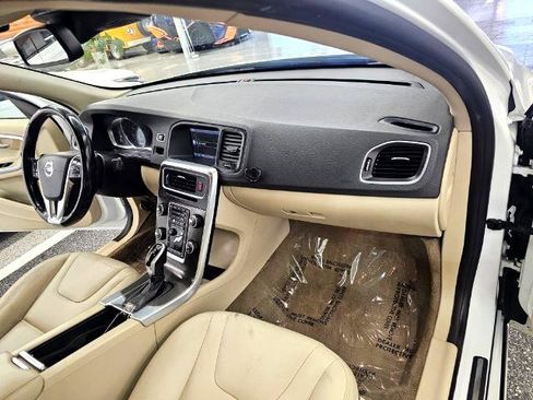 Used 2015 Volvo S60 T5 Premier Plus image 8