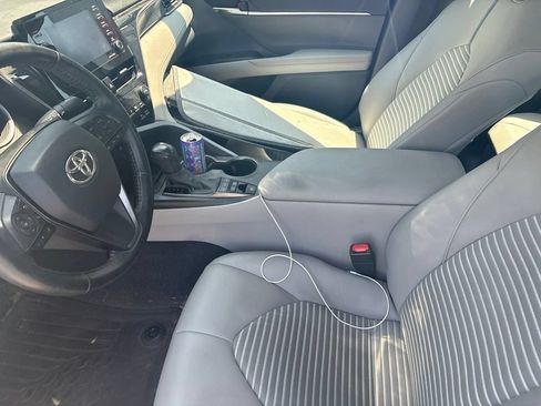 Used 2021 Toyota Camry SE FWD image 4