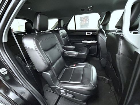 Used 2023 Ford Explorer XLT w/ Equipment Group 202A image 18