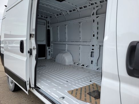 Used 2025 RAM ProMaster 3500 w/ Convenience Group FWD image 16