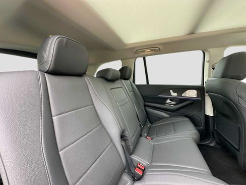 Used 2026 Mercedes-Benz GLS 450 4MATIC image 30