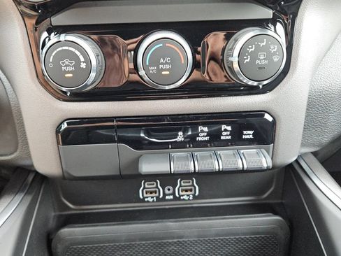 New 2026 RAM 1500 Express AWD/4WD image 19