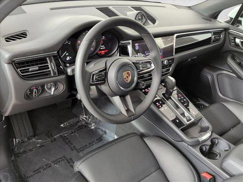 New 2026 Porsche Macan S image 4