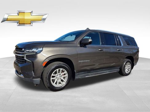 Used 2021 Chevrolet Suburban LT image 2