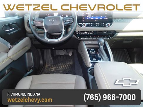 Used 2025 Chevrolet Colorado ZR2 w/ Technology Package AWD/4WD image 21