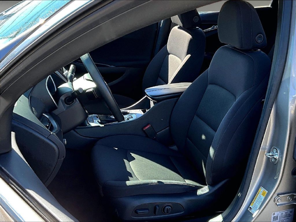 Used 2025 Chevrolet Malibu LT FWD image 10