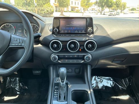 Used 2025 Nissan Sentra S FWD image 15