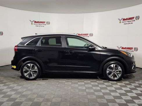 Used 2022 Kia Niro EX image 9