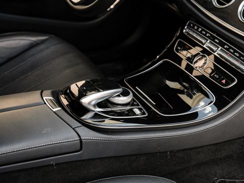 Used 2017 Mercedes-Benz E 300 image 23