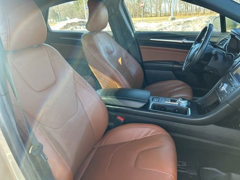 Used 2019 Ford Fusion Titanium image 6